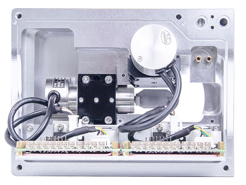Galvo scan head cross-section showing galvo motor and driver board Galvo scan head cross-section showing galvo motor and driver board